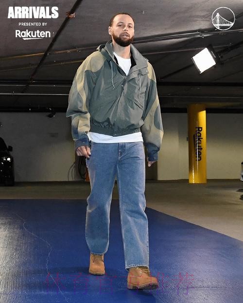 StatMuse晒全明星西部首发:4名国际球员和1名美国球员 StatMuse晒全明星西部首发:4名国际球员和1名美国球员